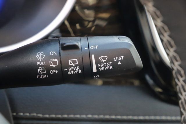 Used 2024 Chrysler Pacifica Limited image 37