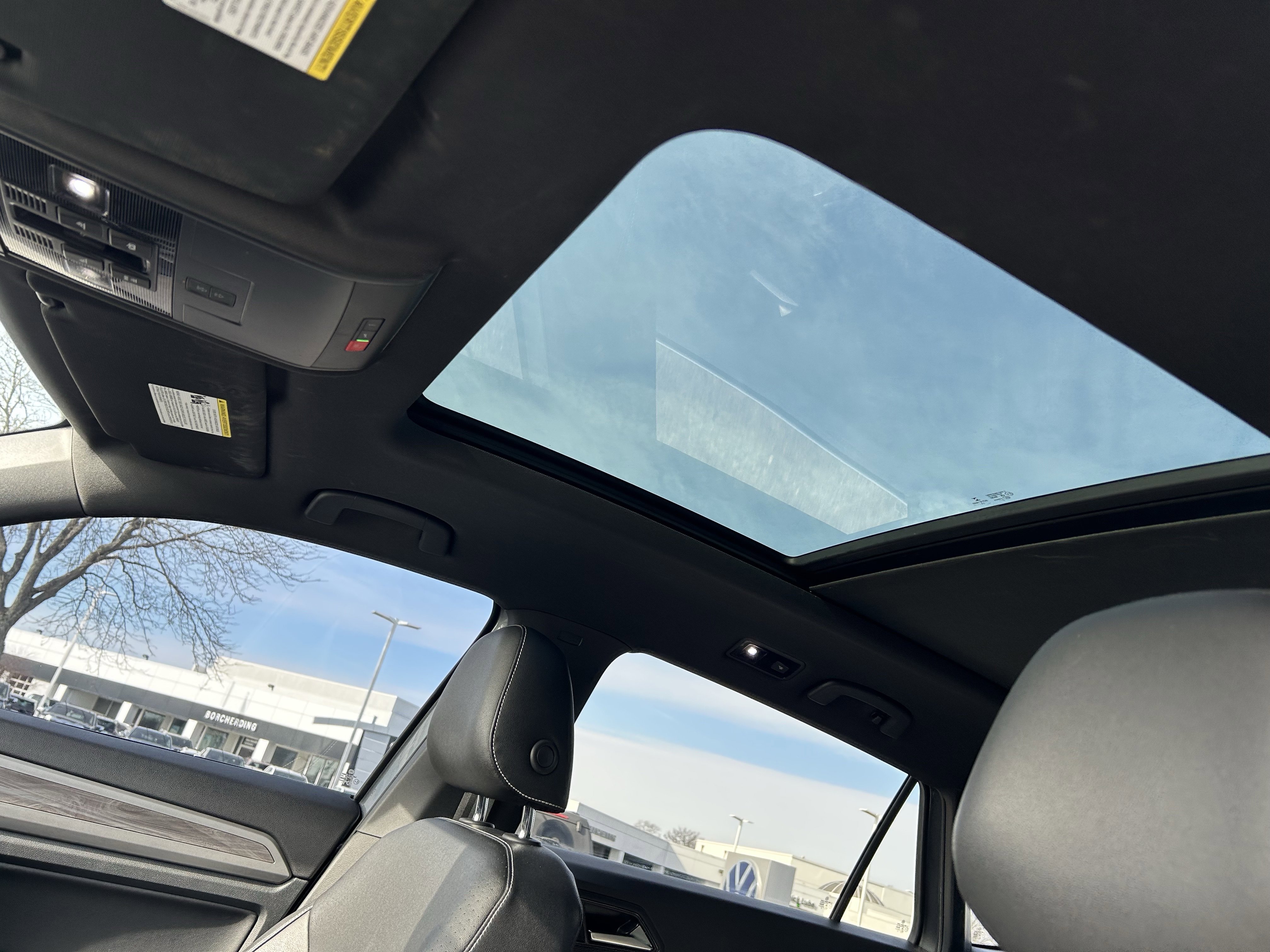 Used 2020 Volkswagen Atlas Cross Sport SE w/ Panoramic Sunroof Package AWD/4WD image 22