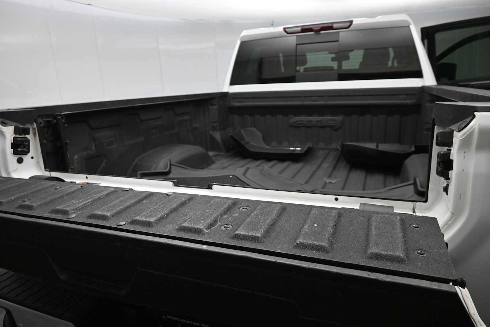 Used 2024 GMC Sierra 2500 AT4 w/ AT4 Preferred Package AWD/4WD image 13