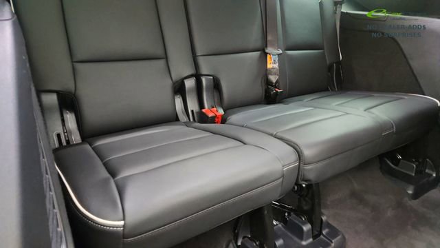Used 2025 Cadillac Escalade Sport w/ Touring Package AWD/4WD image 31