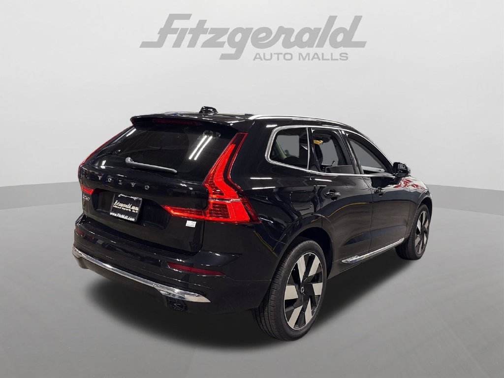 Used 2023 Volvo XC60 T8 Plus w/ Climate Package AWD/4WD image 7