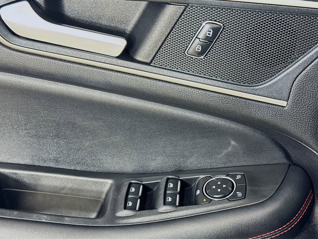 Used 2021 Ford Edge ST-Line FWD image 21