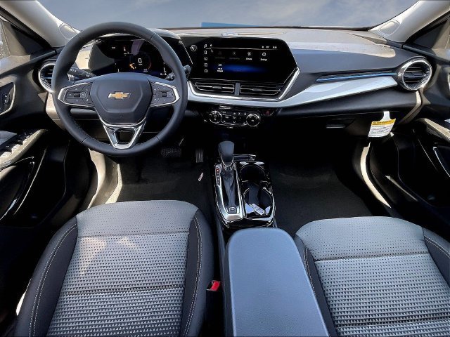 New 2026 Chevrolet Trax LT w/ Driver Confidence Package FWD image 5