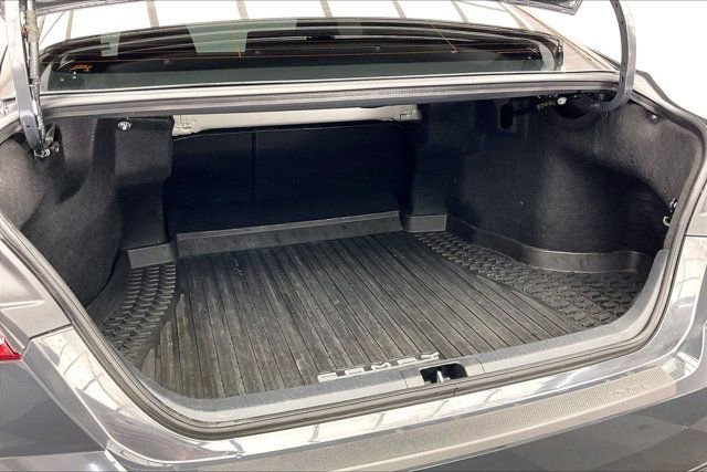 Used 2025 Toyota Camry SE w/ Convenience Package image 27