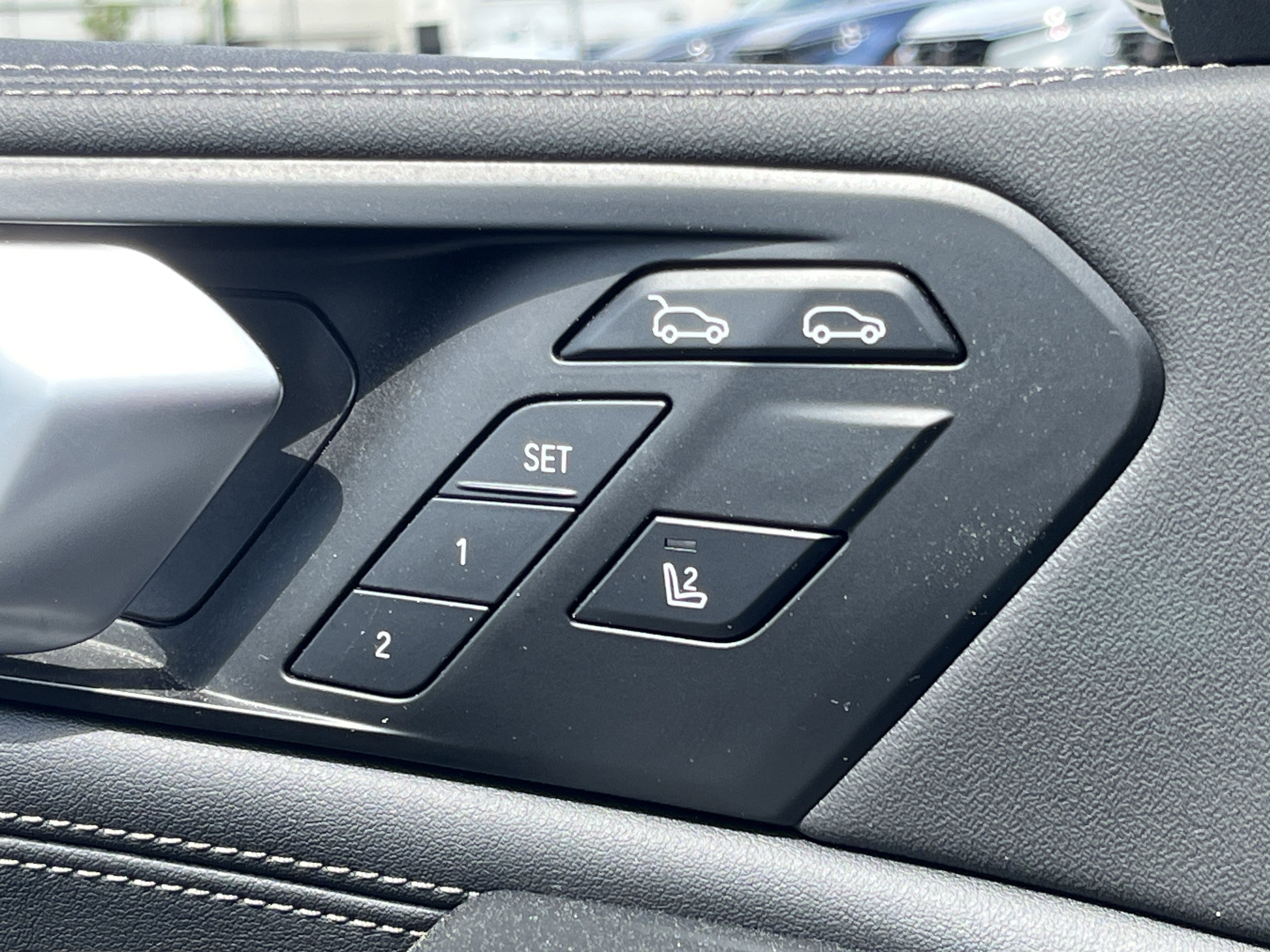 Used 2025 BMW X6 xDrive40i image 13