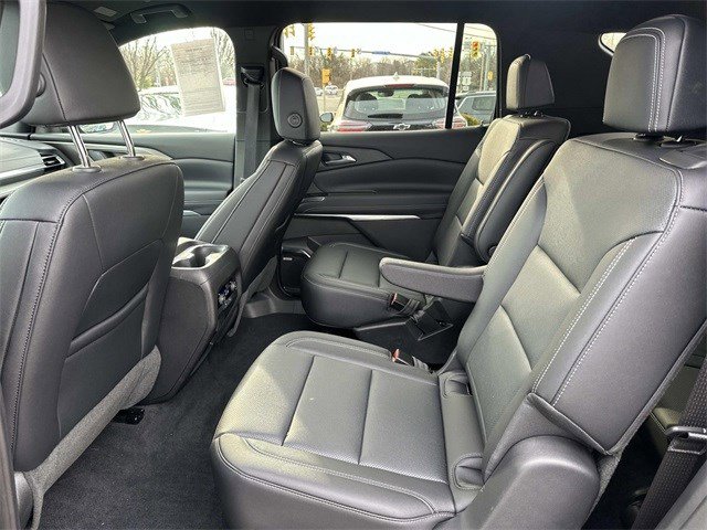 Used 2025 Chevrolet Traverse LT w/ Enhanced Driving Package image 17