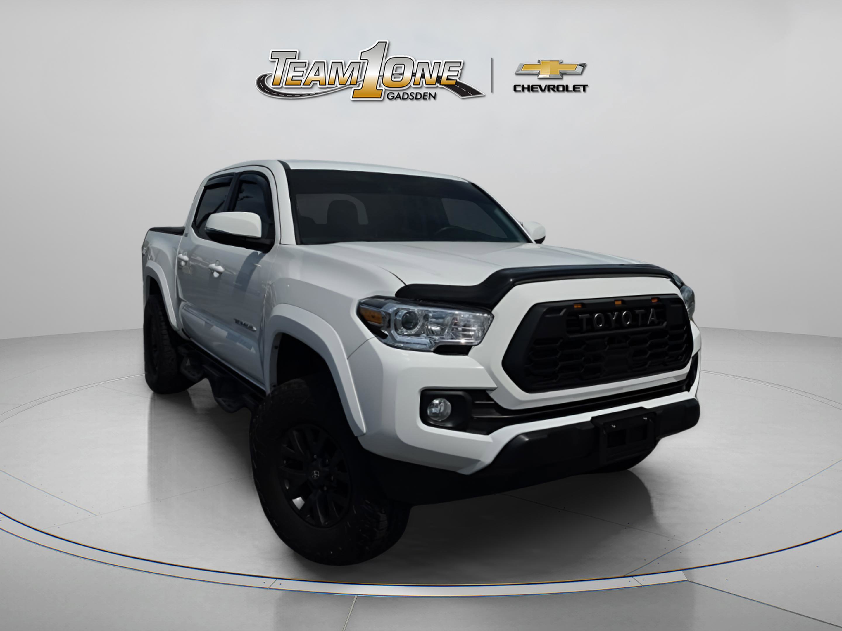 Used 2022 Toyota Tacoma SR5 w/ Technology Package RWD image 1
