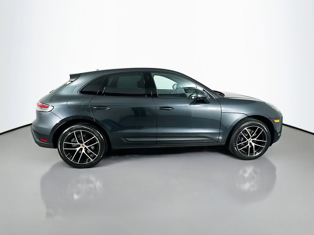 New 2025 Porsche Macan AWD/4WD image 8