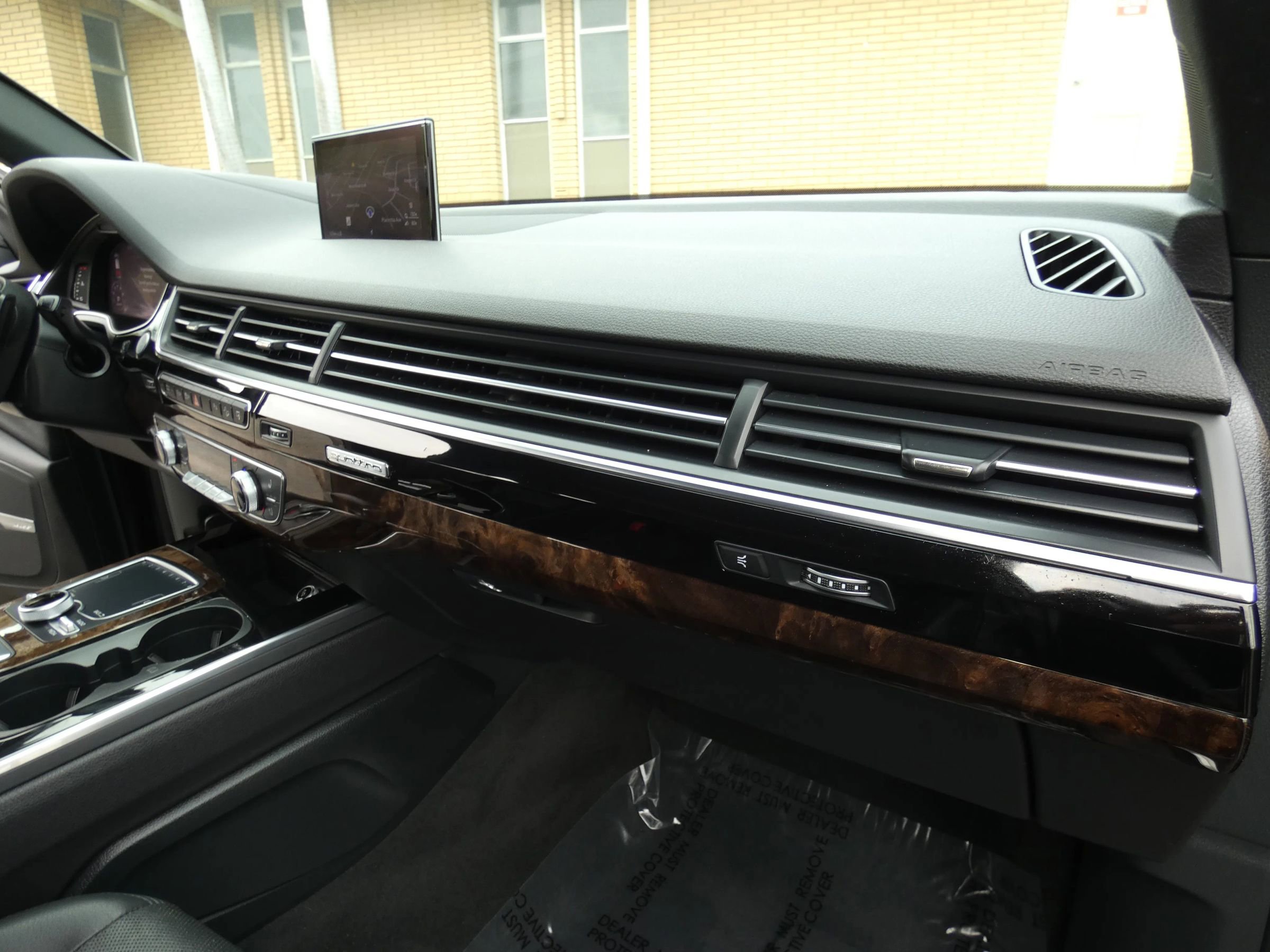 Used 2017 Audi Q7 3.0T Prestige w/ Prestige Package image 36