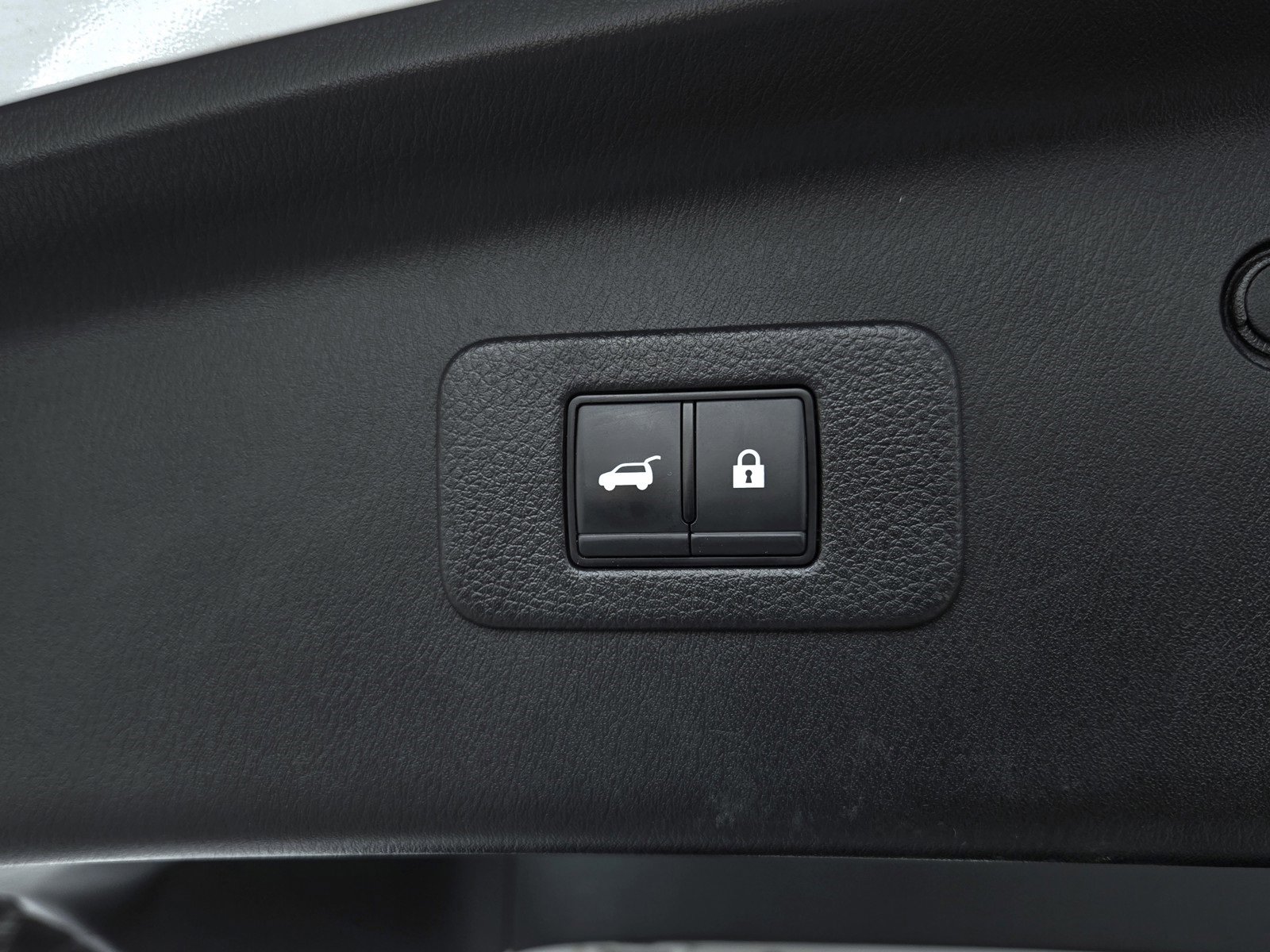 Used 2023 Nissan Armada SL w/ Midnight Edition Package image 27