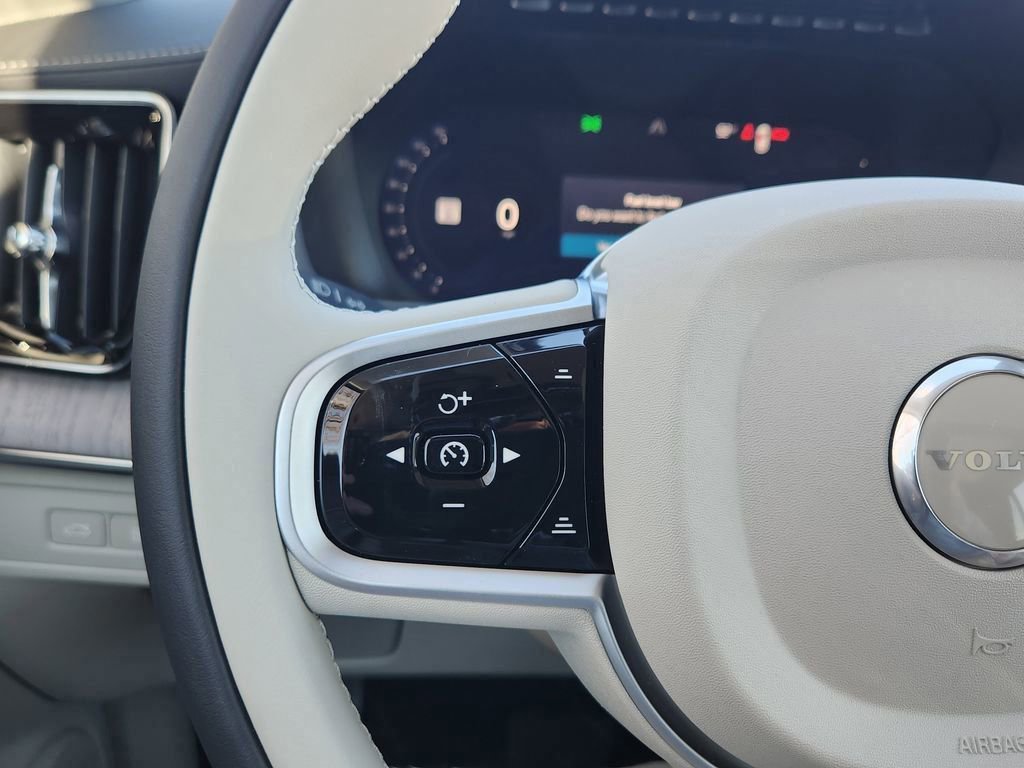 New 2026 Volvo XC90 T8 Ultra w/ Protection Package Premier image 16