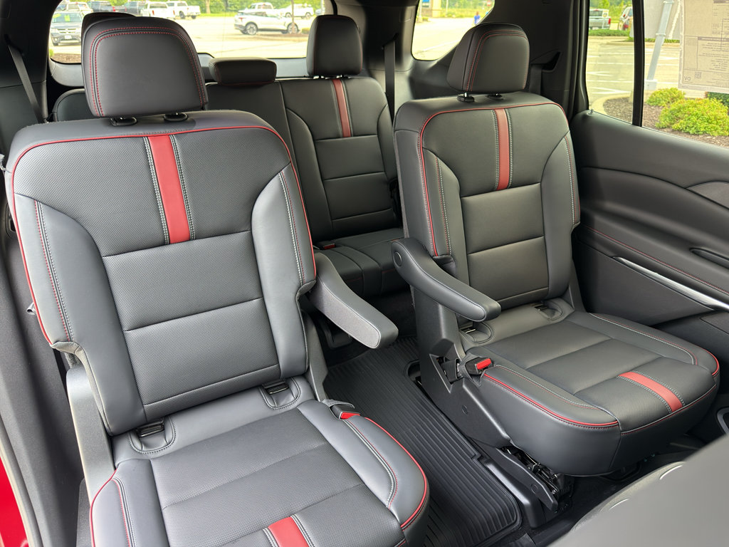 New 2027 Chevrolet Traverse RS w/ LPO, Floor Liner Package AWD/4WD image 47