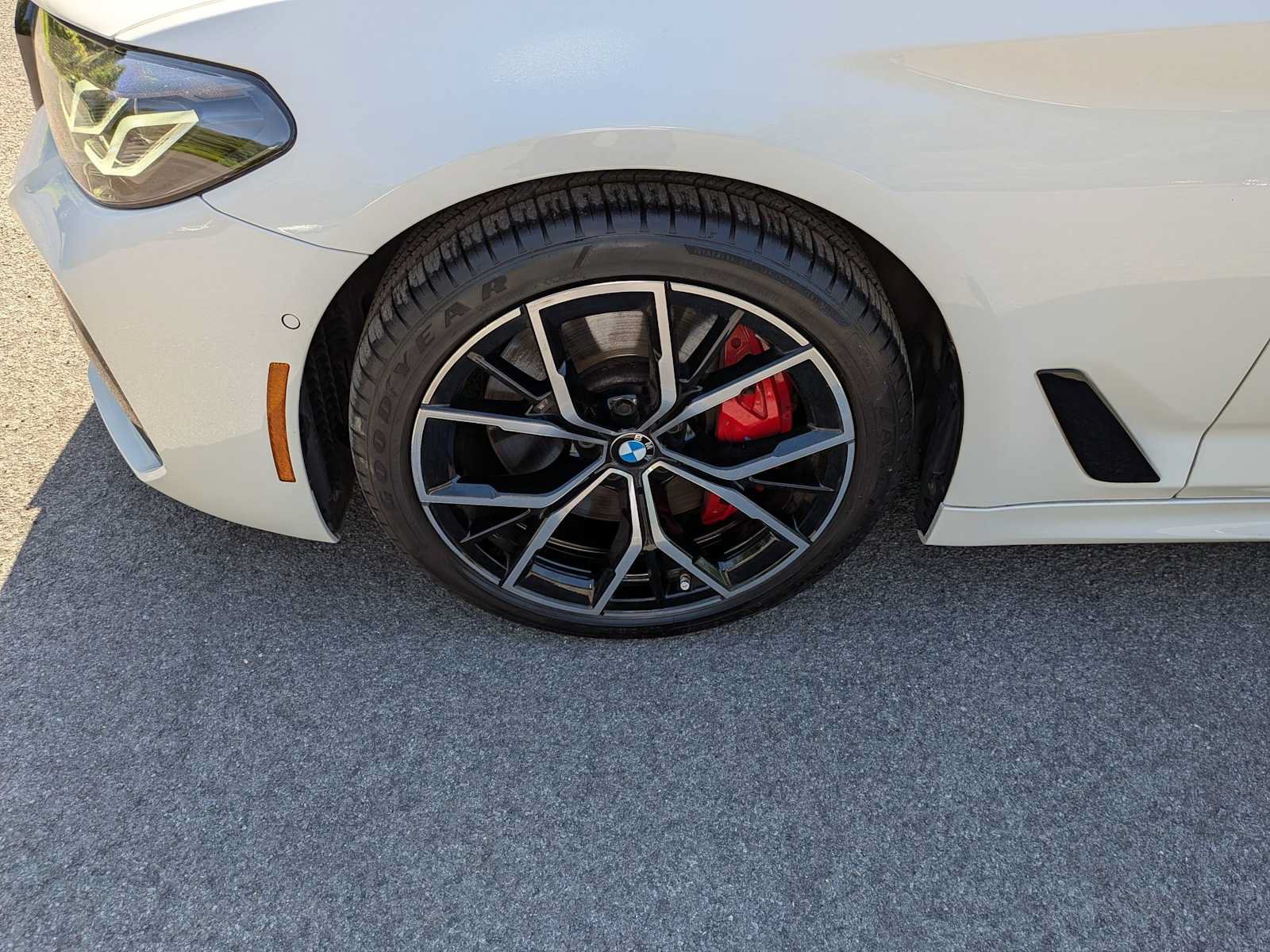 Used 2023 BMW 540i xDrive w/ M Sport Package AWD/4WD image 25