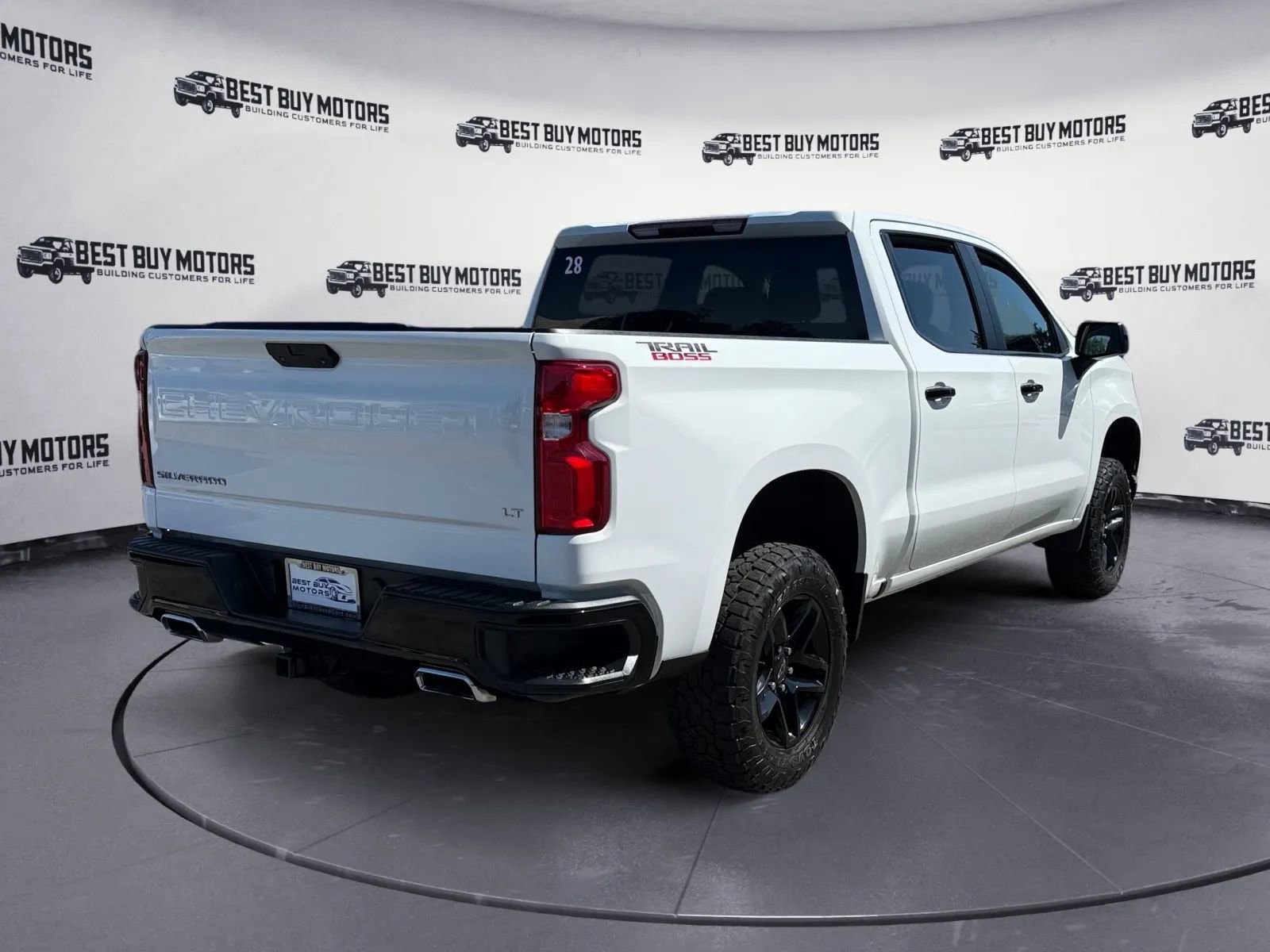 Used 2021 Chevrolet Silverado 1500 LT Trail Boss w/ Bed Protection Package image 8