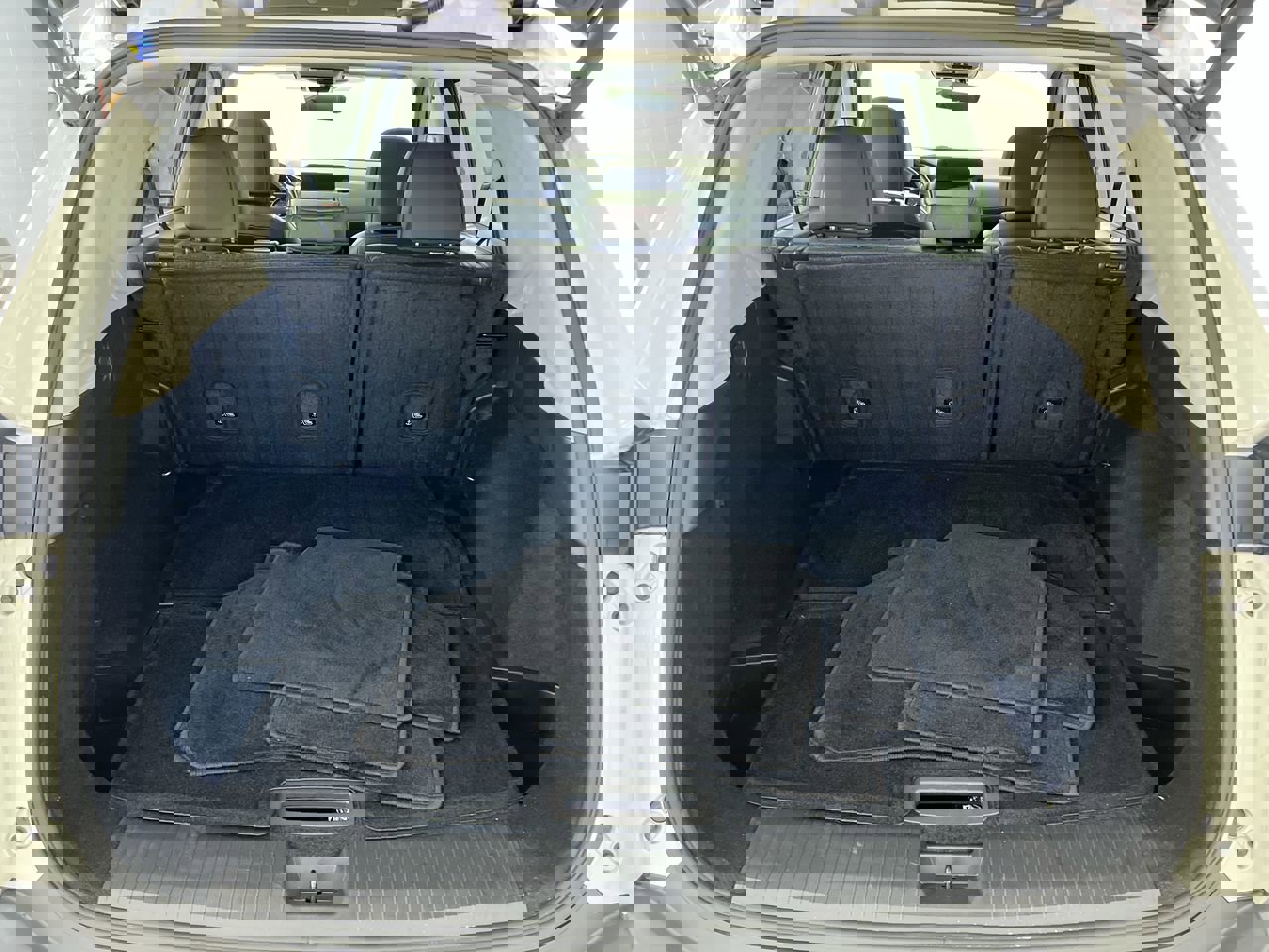 Used 2023 Nissan Rogue SL w/ SL Premium Package image 31