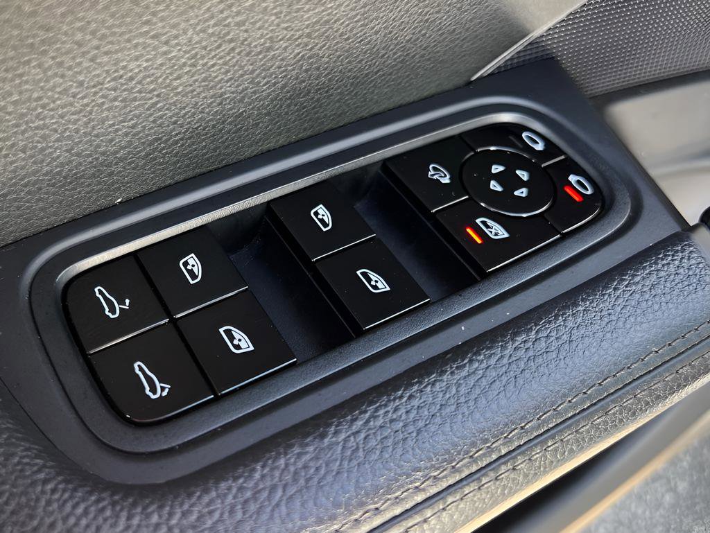 Used 2020 Porsche Cayenne AWD/4WD image 38