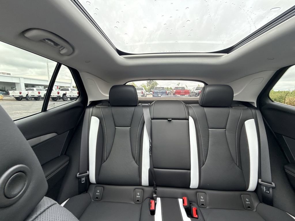 Certified 2025 Buick Envision Sport Touring image 28