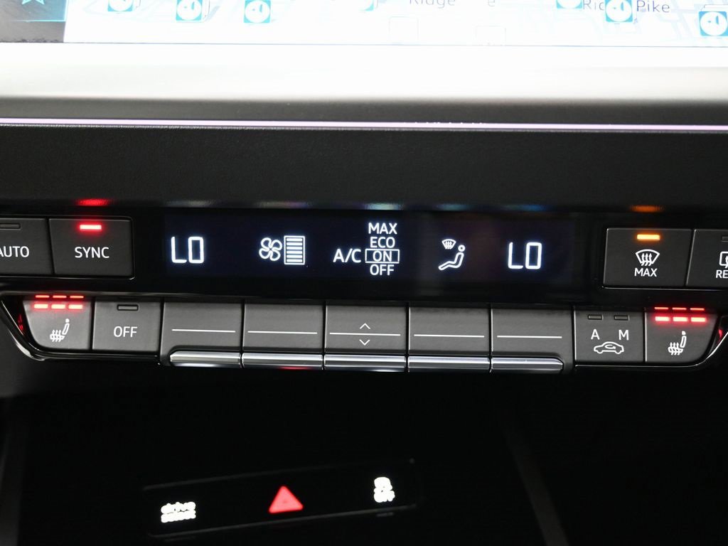 Used 2024 Audi Q4 e-tron Premium Plus w/ Premium Plus image 27