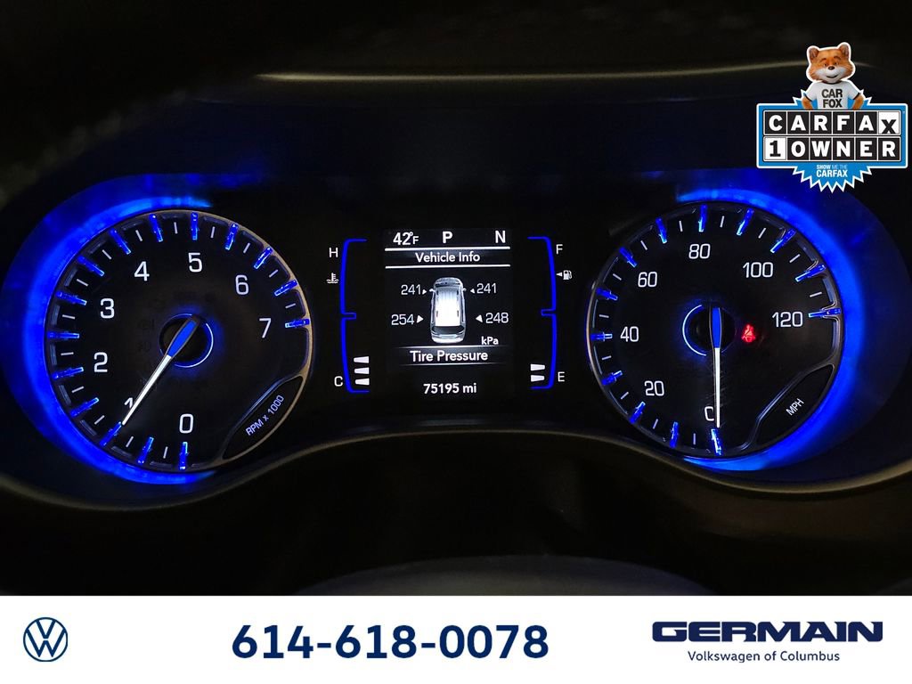 Used 2022 Chrysler Voyager LX image 26