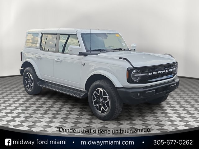 Certified 2025 Ford Bronco Outer Banks AWD/4WD image 1