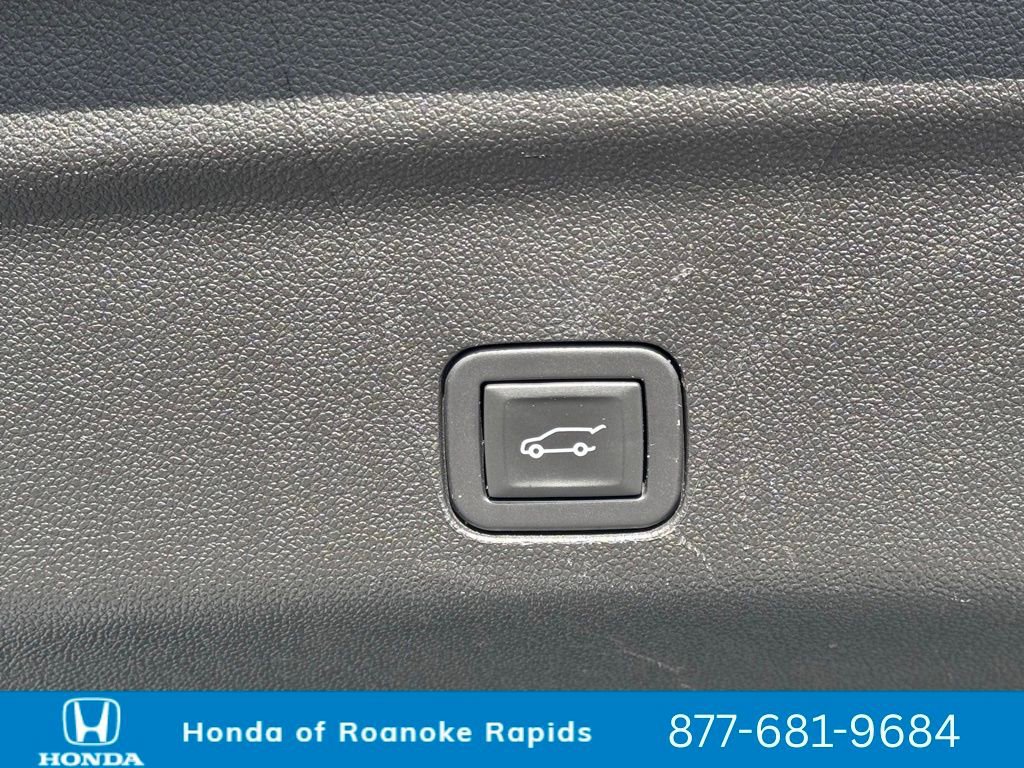 Used 2023 Chevrolet Suburban LT image 44