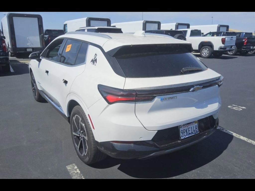 Used 2024 Chevrolet Equinox EV LT w/ Active Safety Package 3 FWD image 4