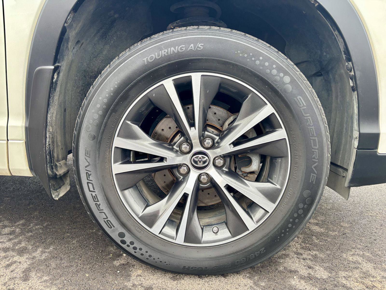 Used 2018 Toyota Highlander Plus AWD/4WD image 18