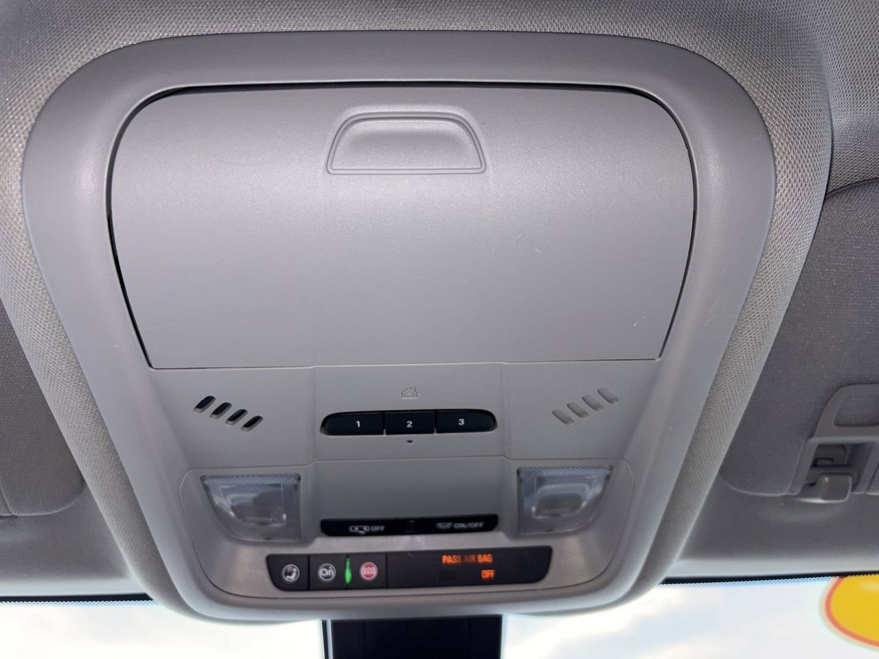 Used 2019 Chevrolet Equinox LT w/ Driver Convenience Package FWD image 23