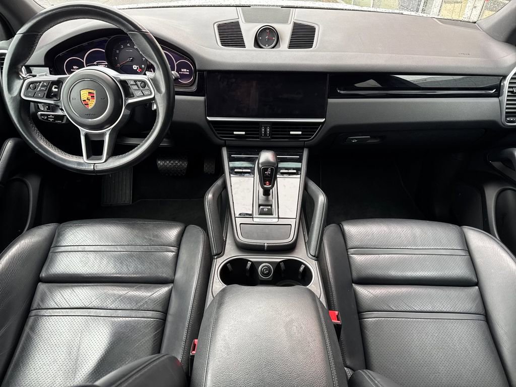 Used 2021 Porsche Cayenne AWD/4WD image 12