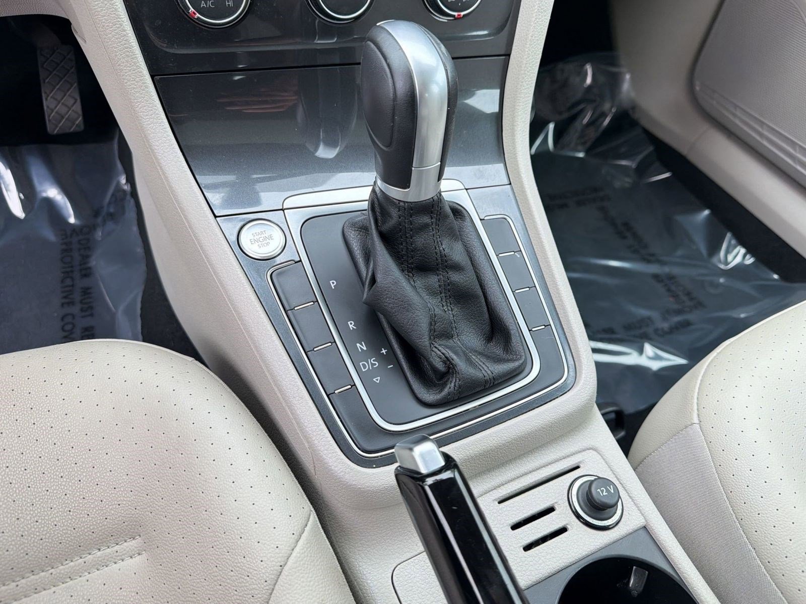 Used 2018 Volkswagen Golf SE image 18