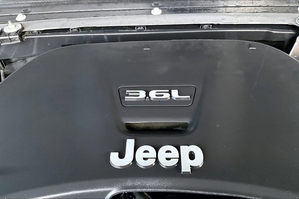 Used 2021 Jeep Wrangler Unlimited Sport w/ Technology Group image 29