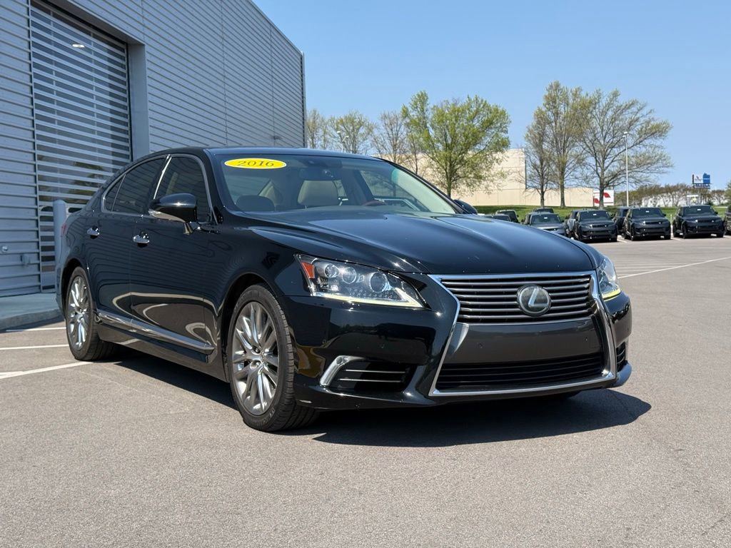 Used 2016 Lexus LS 460 w/ Comfort Package image 4