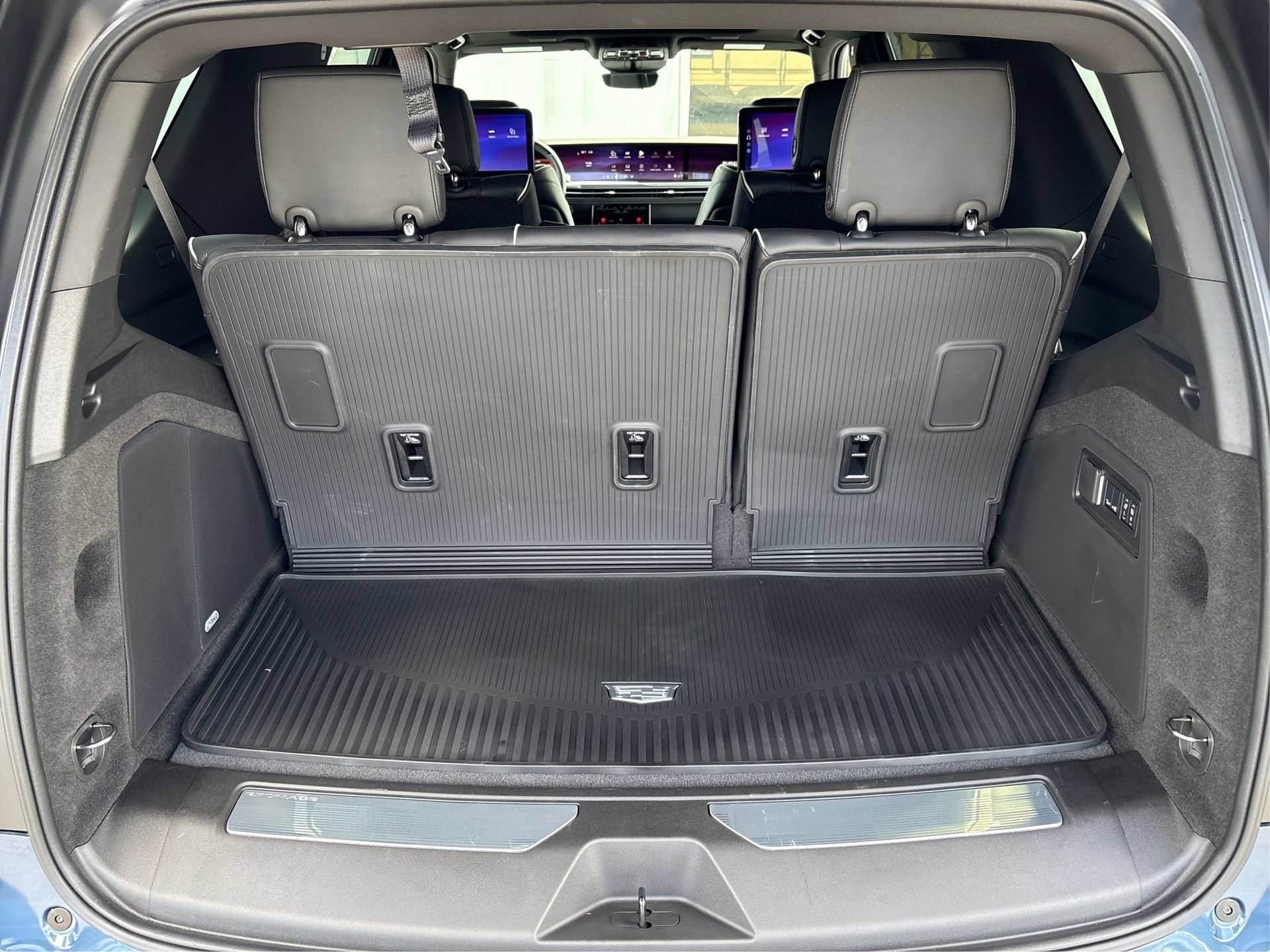 New 2026 Cadillac Escalade Sport w/ Touring Package AWD/4WD image 11