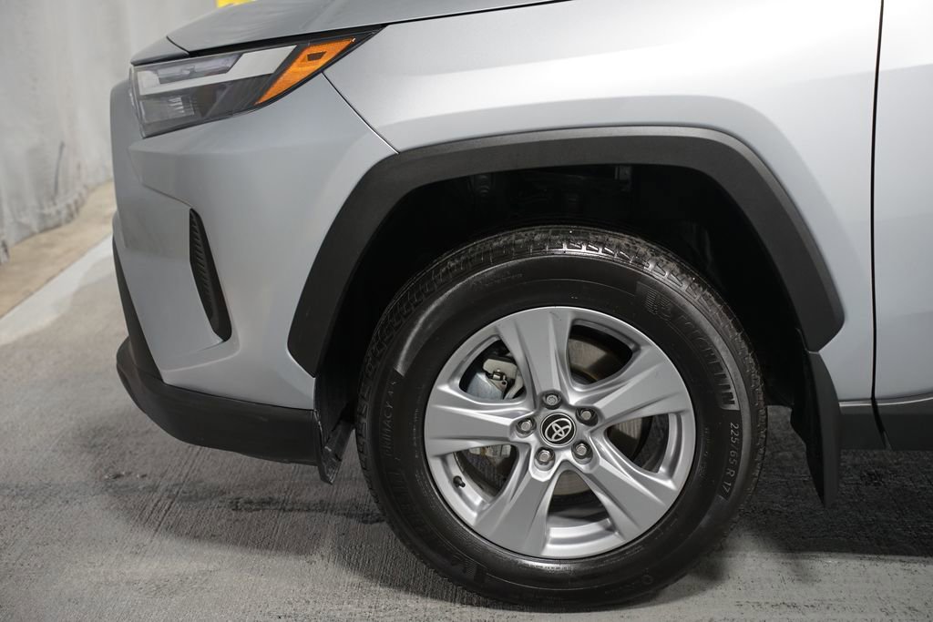Used 2025 Toyota RAV4 LE image 5