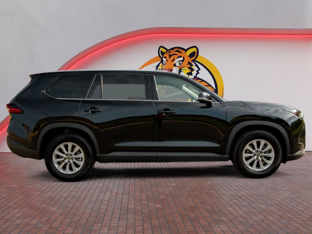 Used 2025 Toyota Grand Highlander AWD image 4