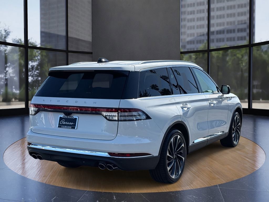 Used 2025 Lincoln Aviator Reserve image 3