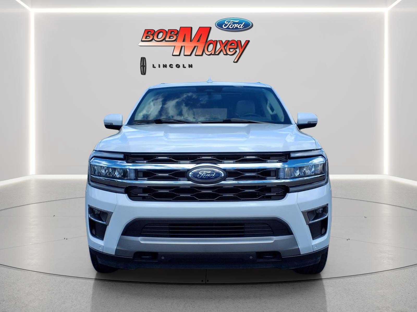 Used 2023 Ford Expedition Max Limited AWD/4WD image 2