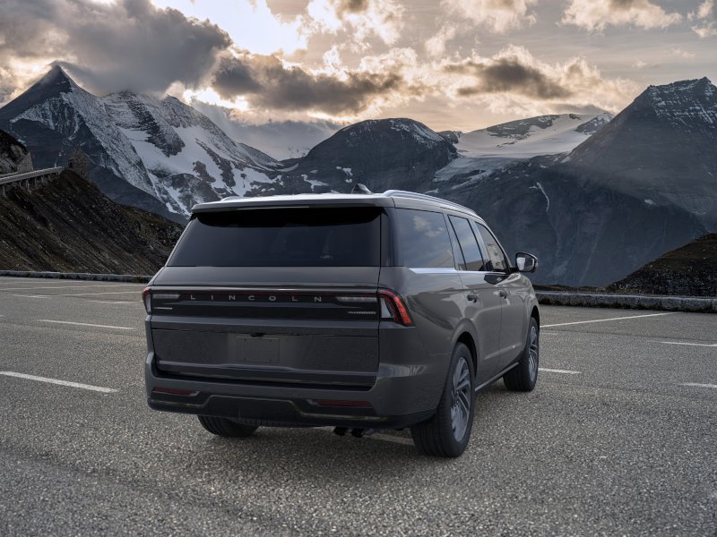 New 2026 Lincoln Navigator Reserve AWD/4WD image 8