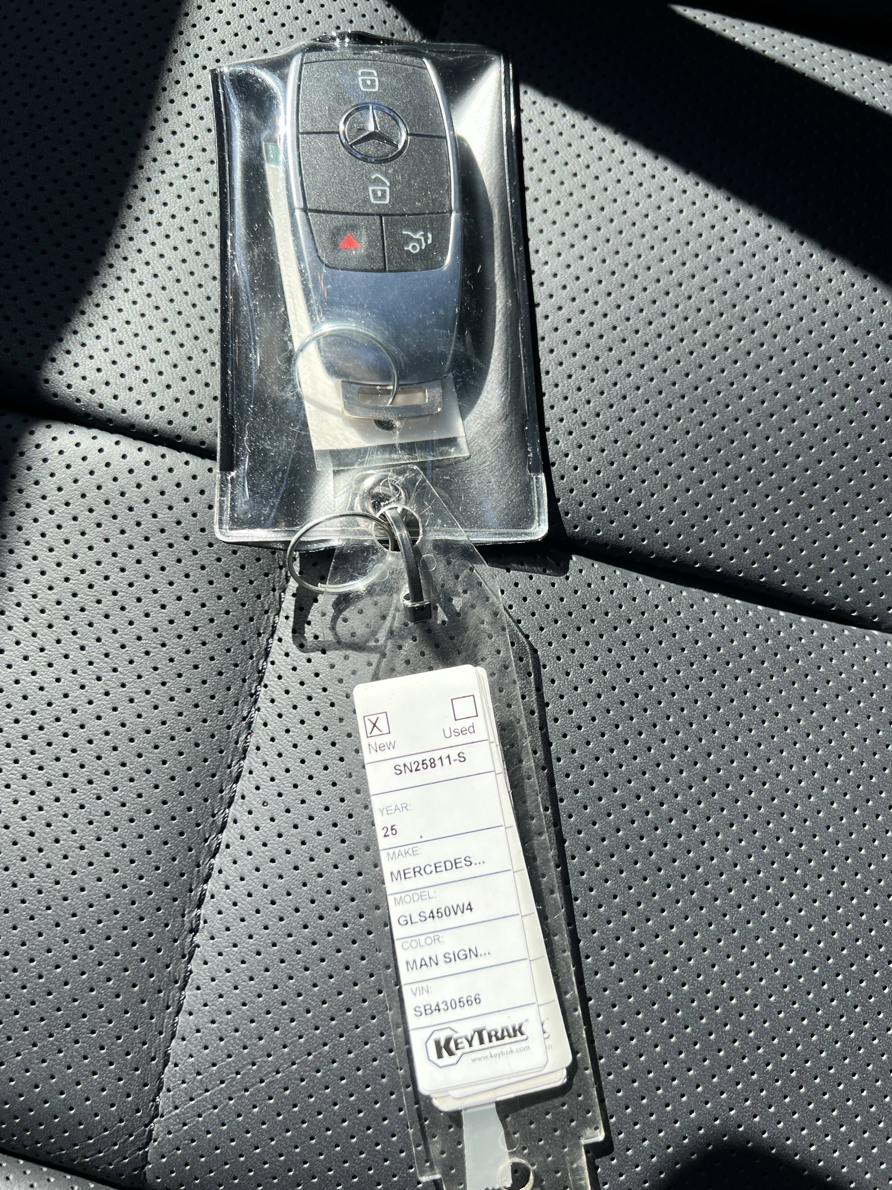 Used 2025 Mercedes-Benz GLS 450 4MATIC image 38