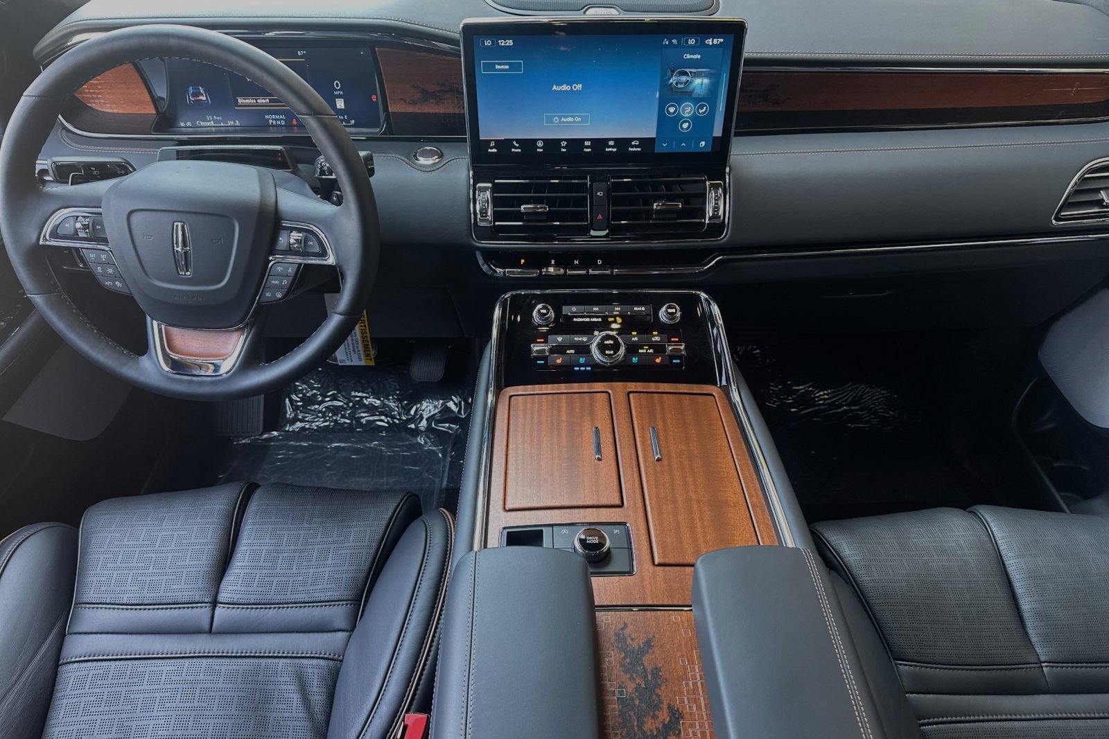 New 2024 Lincoln Navigator Black Label image 9