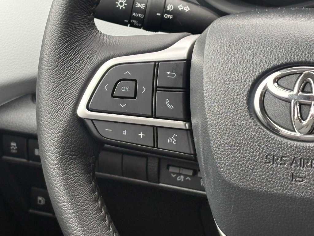 Used 2026 Toyota Sienna XLE FWD image 27