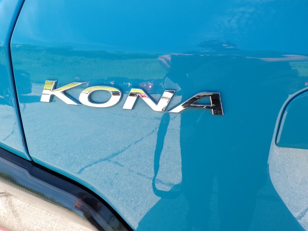 Certified 2022 Hyundai Kona SEL AWD/4WD image 17