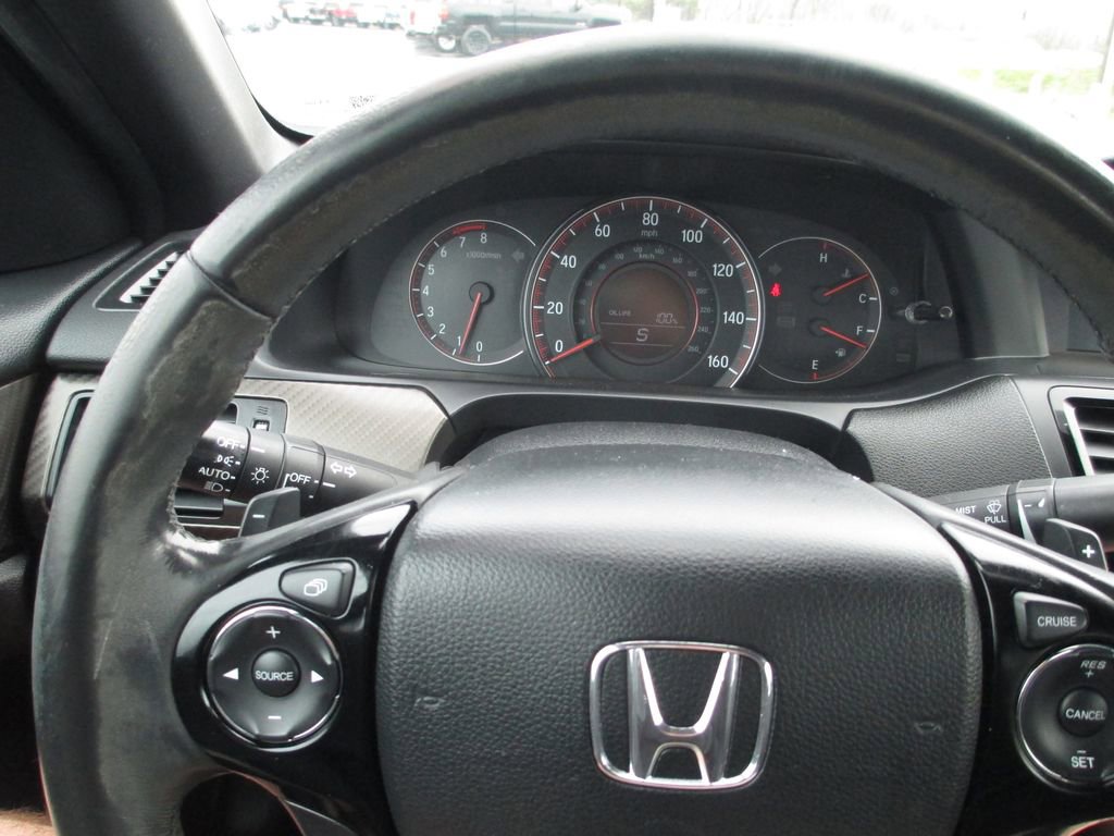Used 2017 Honda Accord Sport image 24