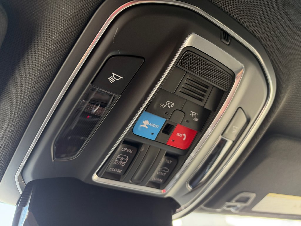 Used 2025 Jeep Grand Cherokee L Laredo RWD image 23