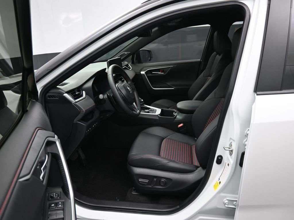 Used 2025 Toyota RAV4 XSE image 9