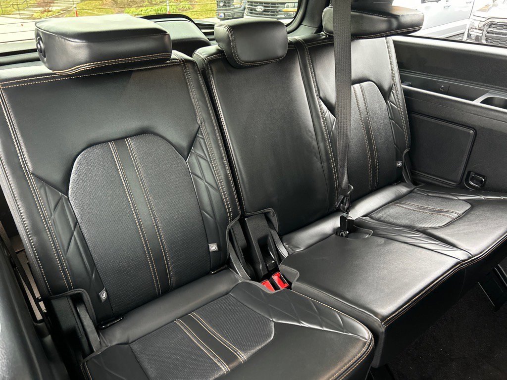 Used 2022 Ford Expedition Platinum image 26