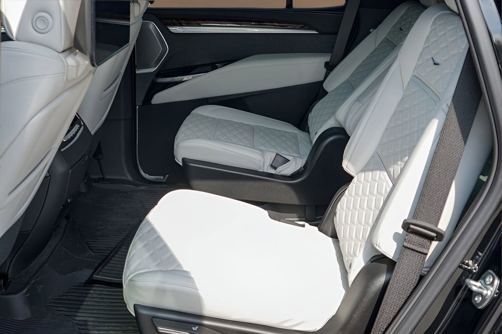 New 2026 Cadillac Escalade Platinum Sport w/ LPO, Floor Liner Package AWD/4WD image 20