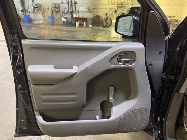 Used 2018 Nissan Frontier S image 12