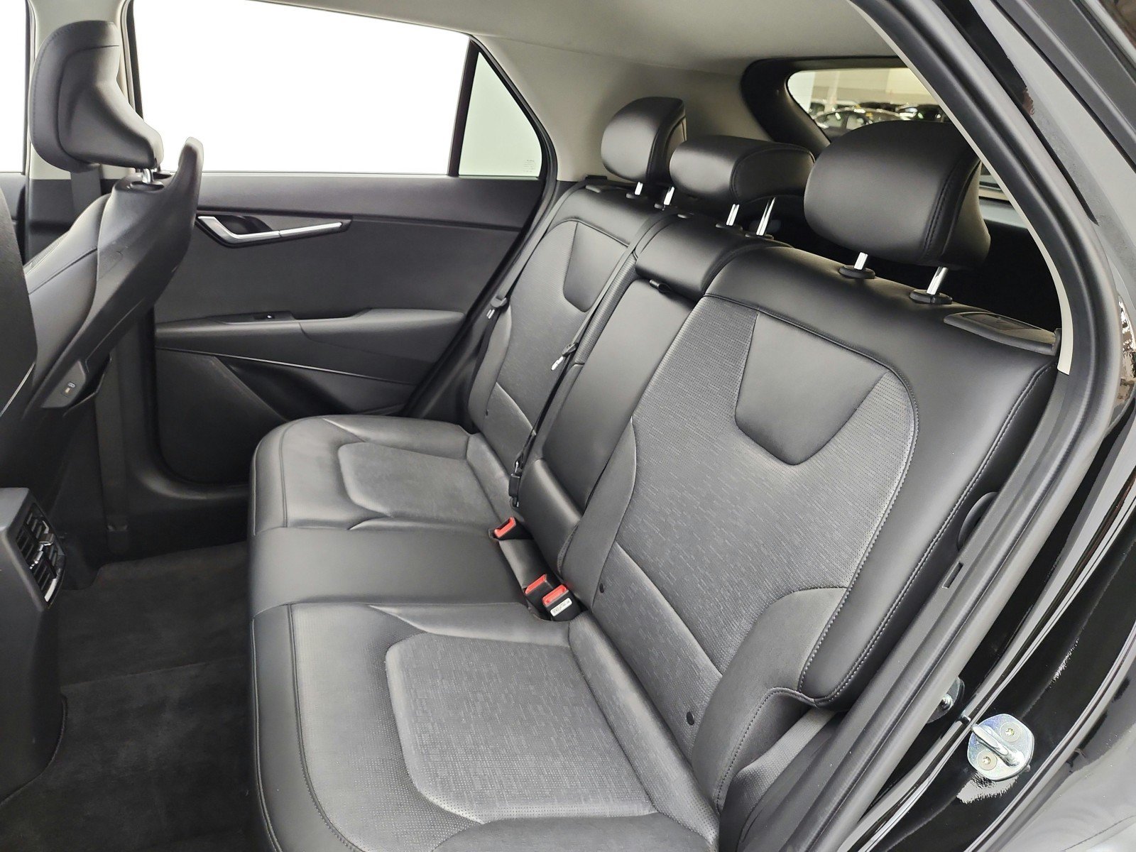 Used 2023 Kia Niro FWD image 16