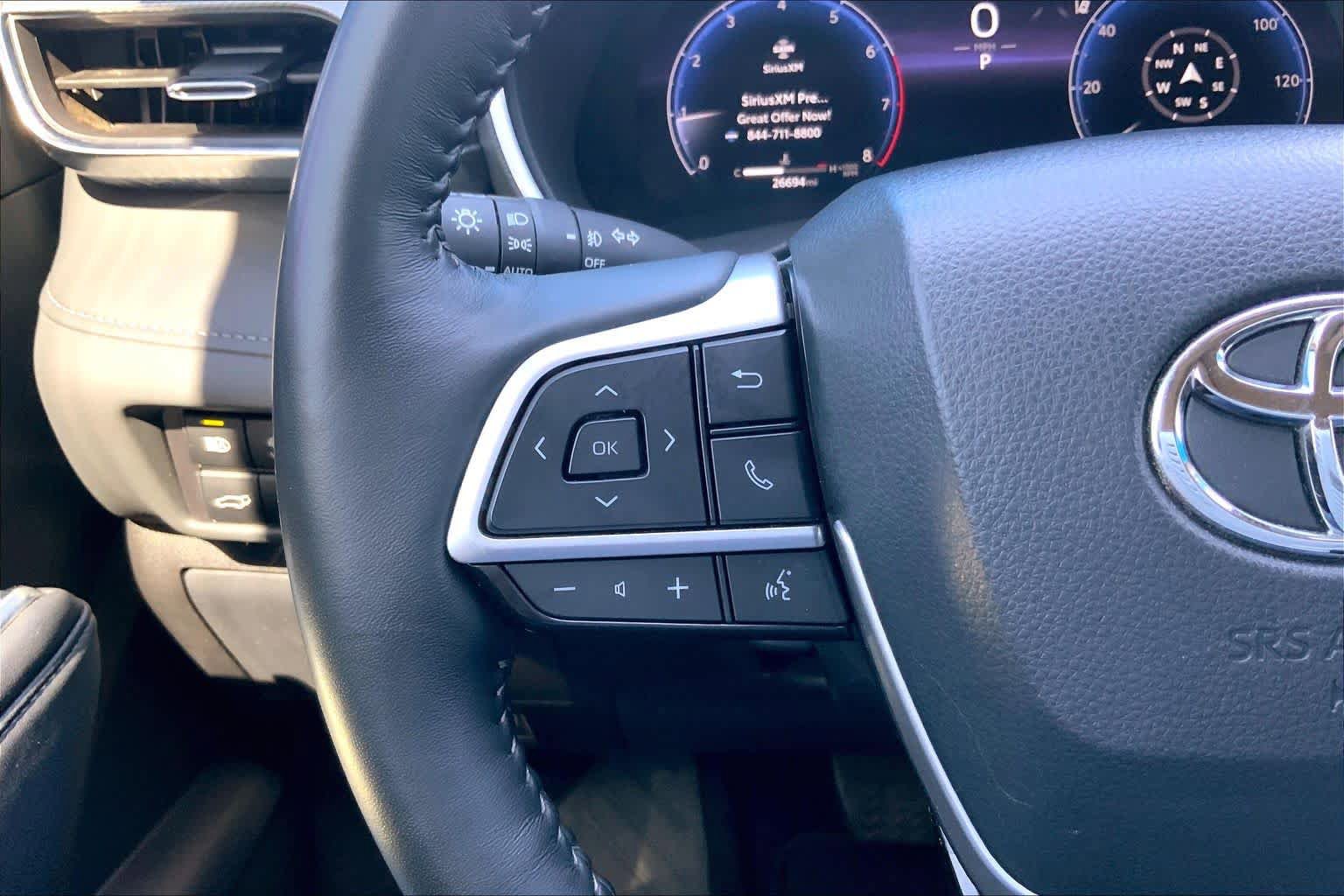 Used 2024 Toyota Highlander Platinum image 23